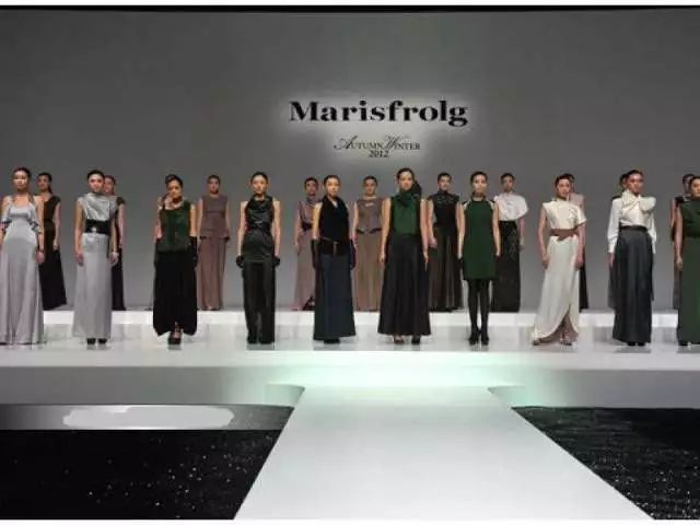 解读中国唯一可以向商场谈条件女装企业