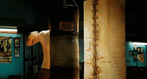 因性感胸肌，被黑粉称“甜心大胸”，美队凭什么成为复联老大？