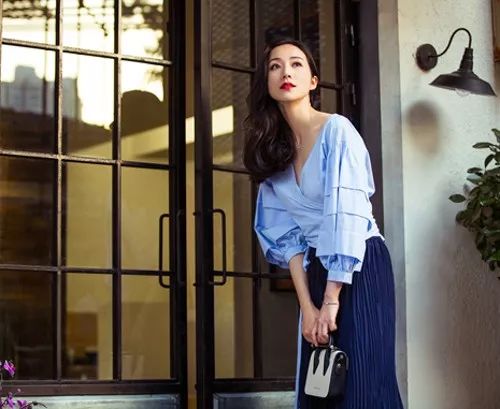 流行什么款式的包包又实用,今年流行大包包还是小包包