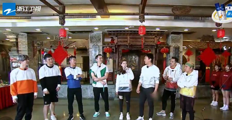 跑男鹿晗和迪丽热巴撕名牌,鹿晗和关晓彤跑男撕名牌