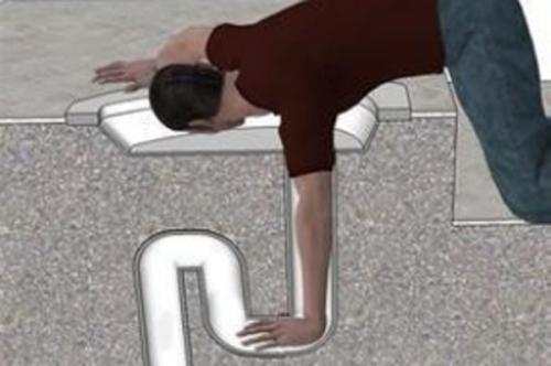 iphone掉进马桶但还能正常充电,iphone掉厕所里还能用吗