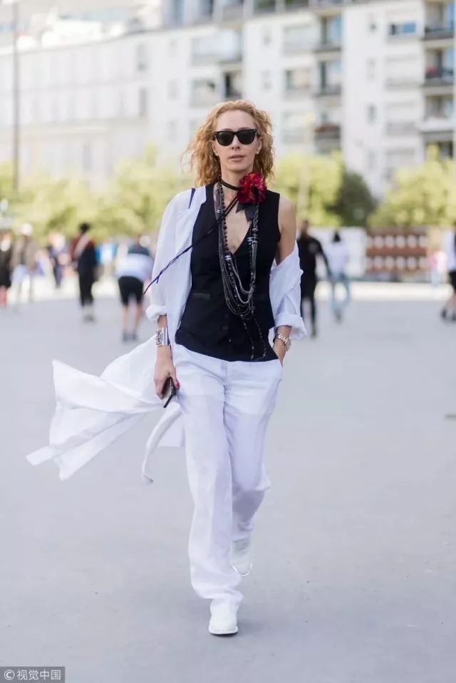 白裤子怎么穿不显胖,怎么穿都显瘦的裤子