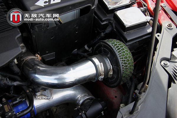 这个聚会里面没有一辆合法的车！