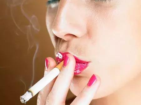 未婚女性左下腹痛,未婚少女下腹阵痛