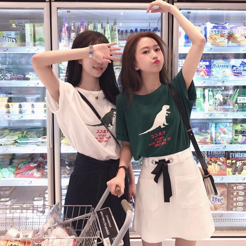 半身裙小清新搭配夏季,白t恤搭配半身裙减龄大气