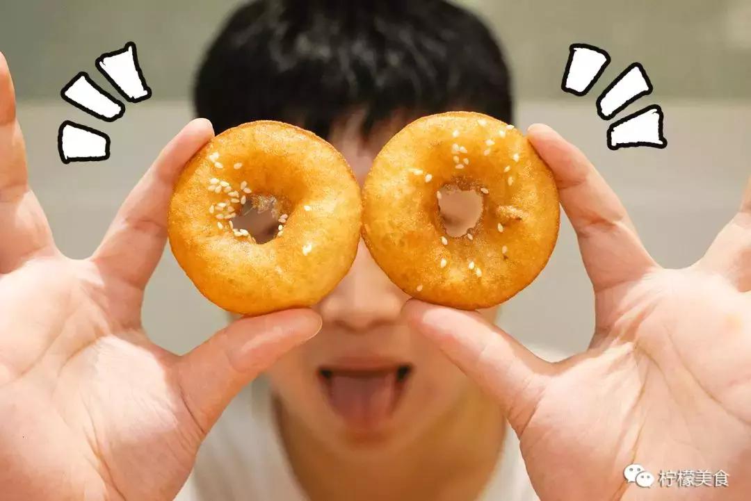 这家店很“丑”,还有一碗脏脏面