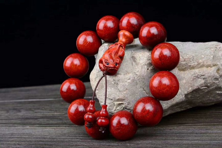 小叶紫檀大揭秘,小叶紫檀手串价格相差为何那么大