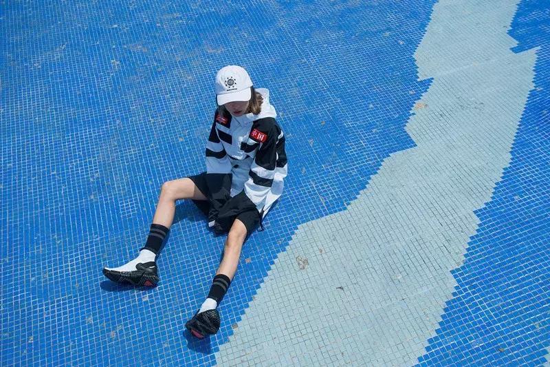 以后装逼就说我穿李宁的时候，你还在穿阿迪耐克