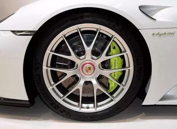 这些配件比你的车还贵,抠下一个可以换一辆超跑!