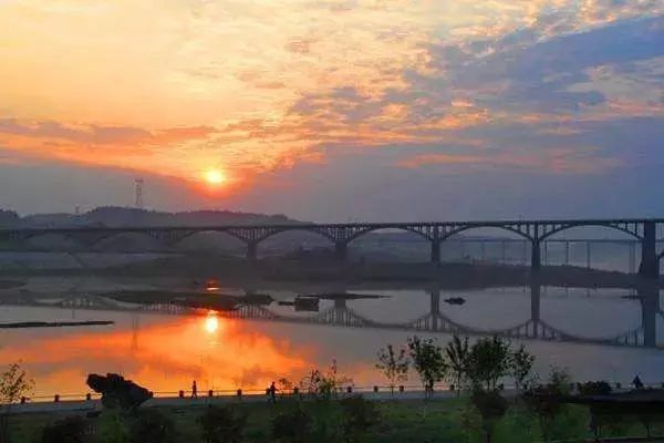 确认过眼神我遇见对的人的表情,确认过眼神我遇上对的人什么梗