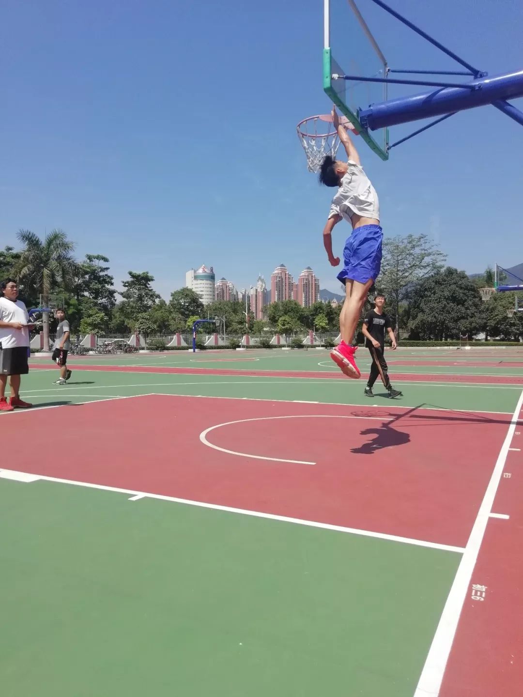 生命因体育而精彩,生命因运动出彩