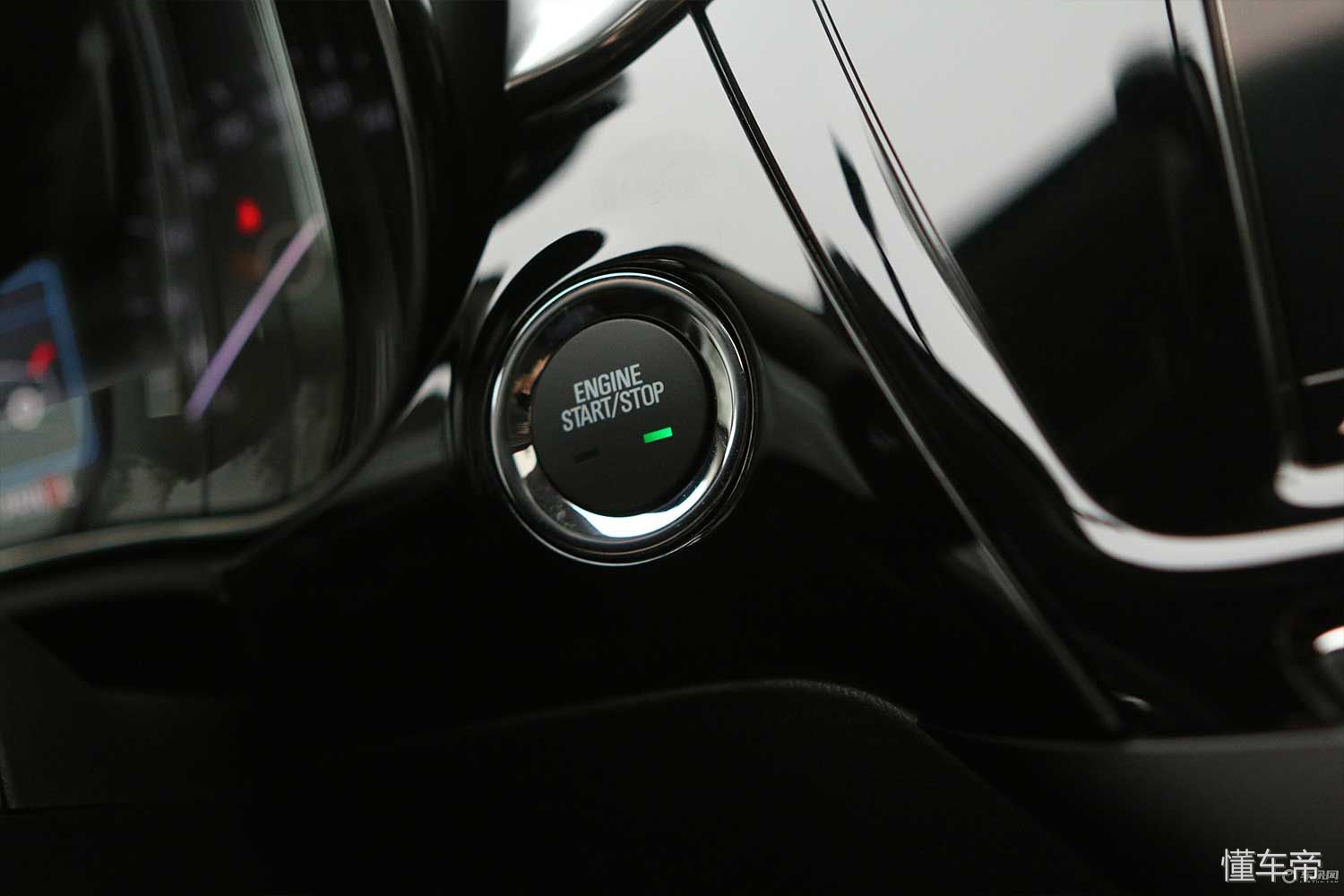 1.3l三缸别克凯越试车,别克凯越外观老款改新款