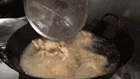 蛙哥被粉丝吊打的视频,网红蛙哥被打