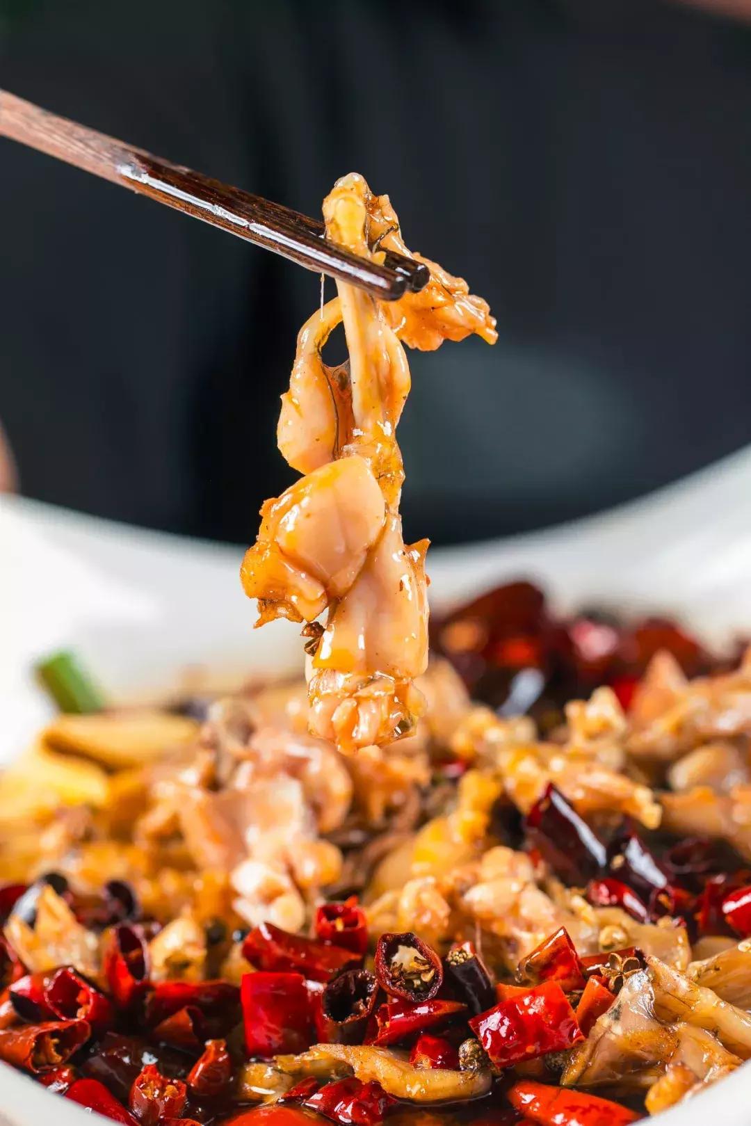 蛙哥被粉丝吊打的视频,网红蛙哥被打