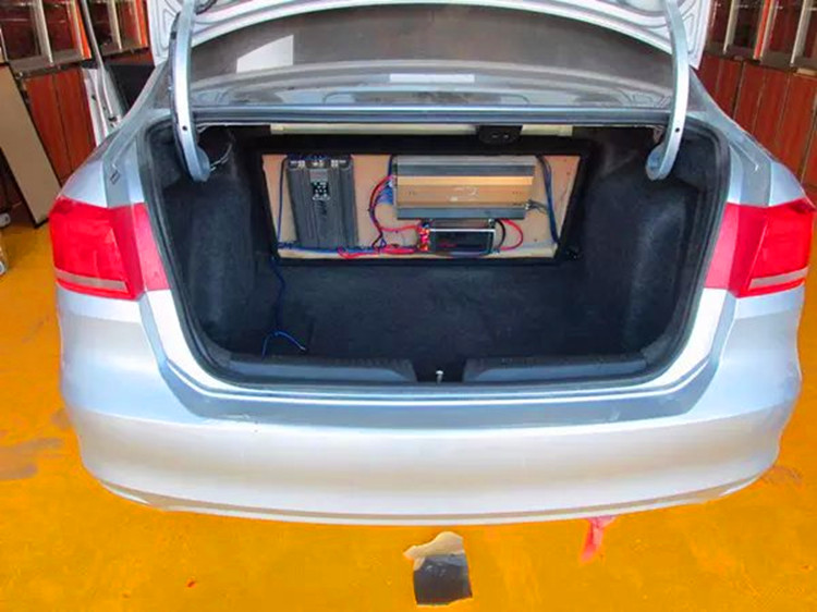 桑塔纳音响改装4个最佳方案,桑塔纳手动风尚版音响改装4喇叭