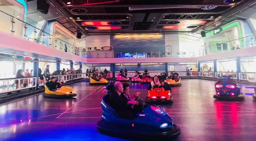 海洋量子号邮轮参观,海洋量子号邮轮航行航拍视频