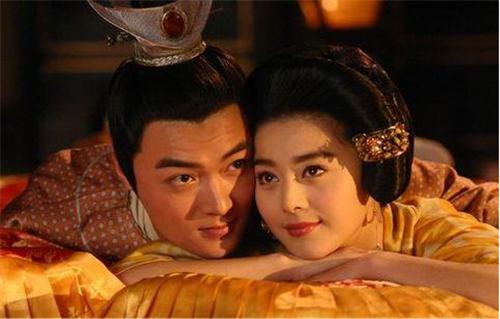 唐玄宗抢了杨玉环后李瑁怎么办,杨玉环嫁给李瑁时没见过父皇吗