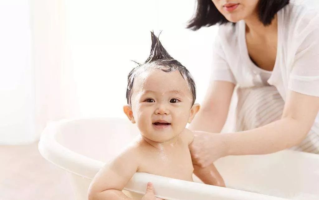 儿童洗发沐浴露二合一1-3岁大牌,评测宝宝洗发沐浴露成分