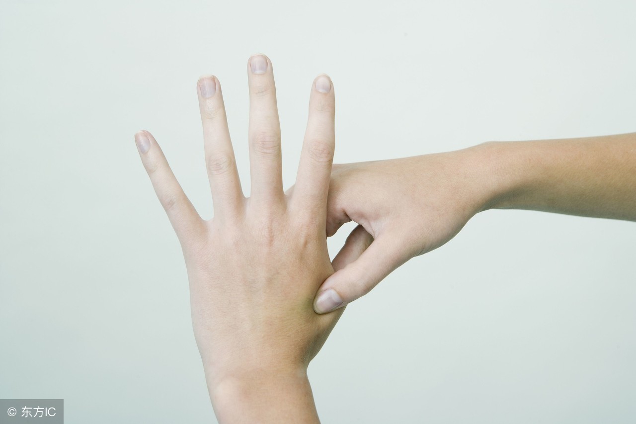 手心起水泡痒而且脱皮是湿疹吗,湿疹脱皮后痒怎么回事