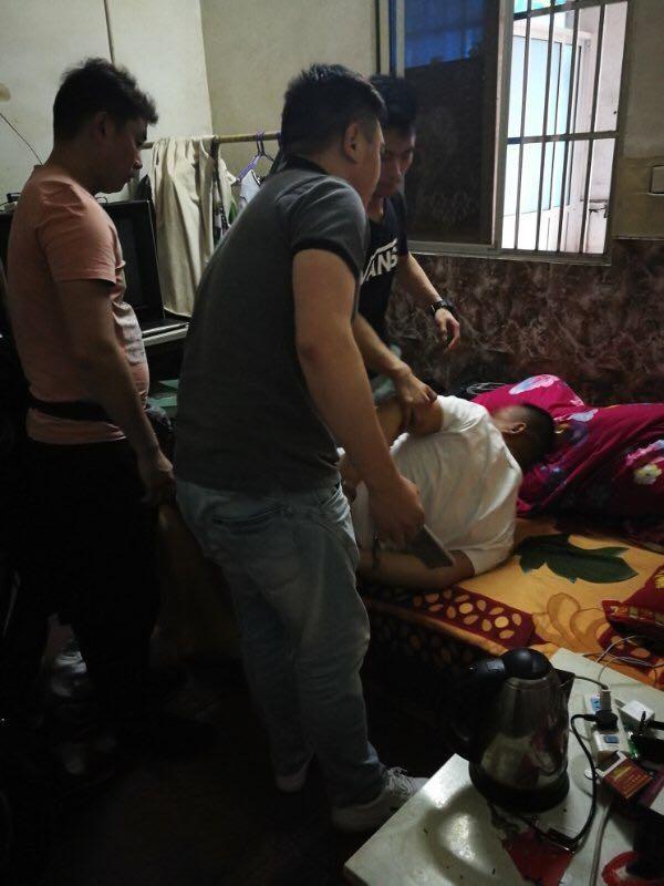 他们租了辆白色宝马，天天蹲守在KTV门口……蹲一次能赚一万！