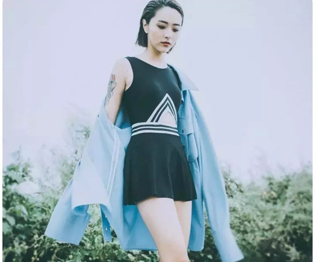 平价泳衣大方高贵,泳衣好穿又好看