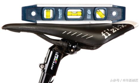 自行车车座高度多少合适,自行车车座角度怎么调整最好