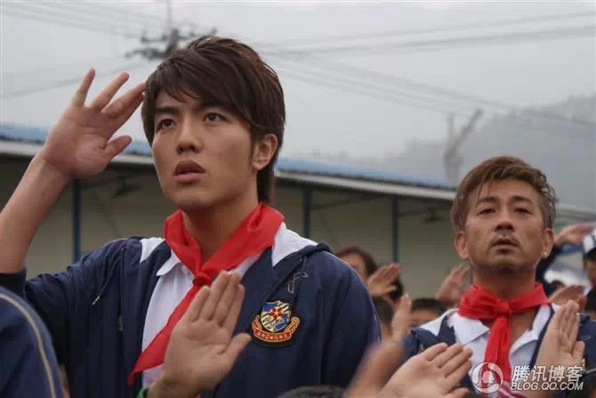 穿越地震带之什邡日记：地震周年谭咏麟黄日华众明星到蓥华小学