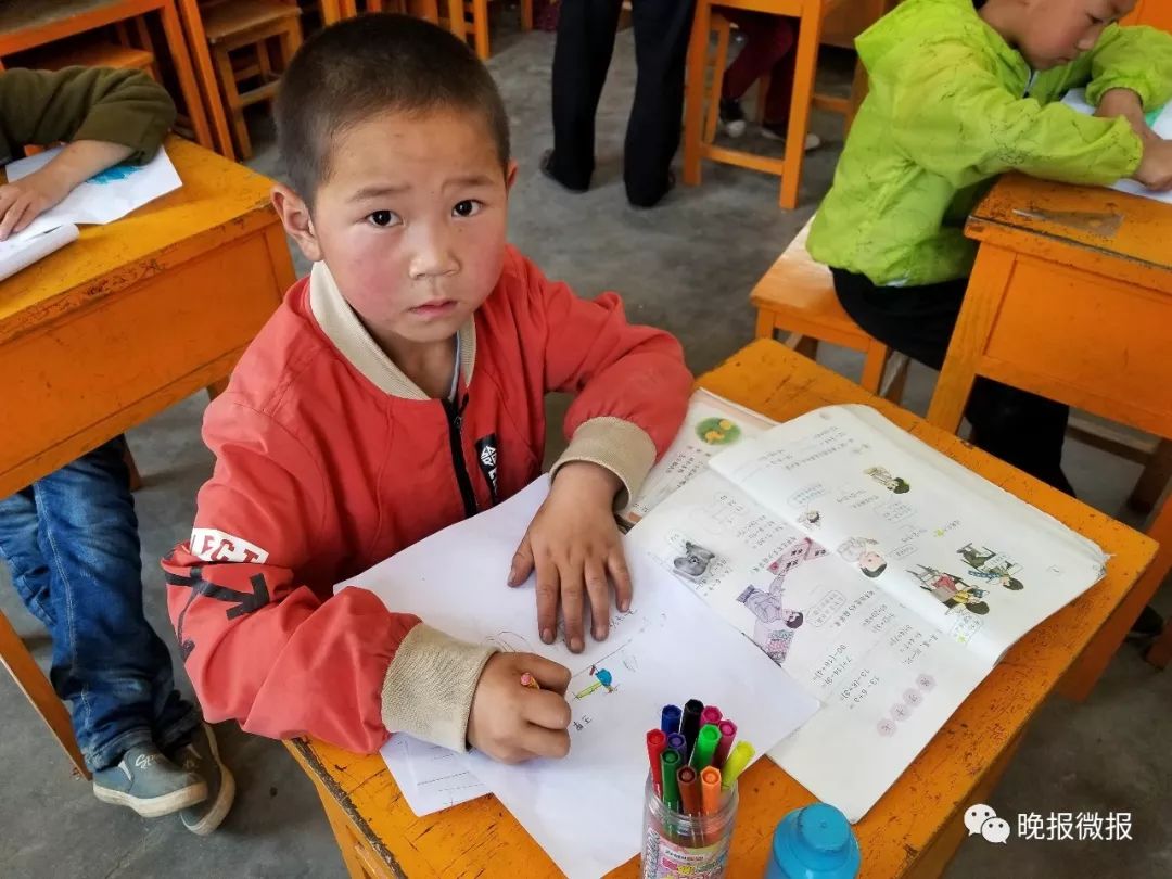 留守儿童“六一”心愿：爸妈不在家，有小布熊陪我睡就不会害怕