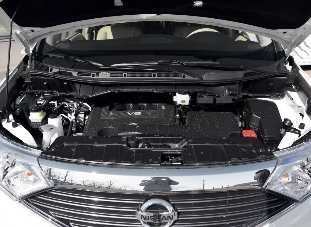 价格不到10万的豪车,日产贵士对比埃尔法