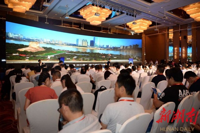 长沙飞天津航班取消,强降雨长沙继续预警