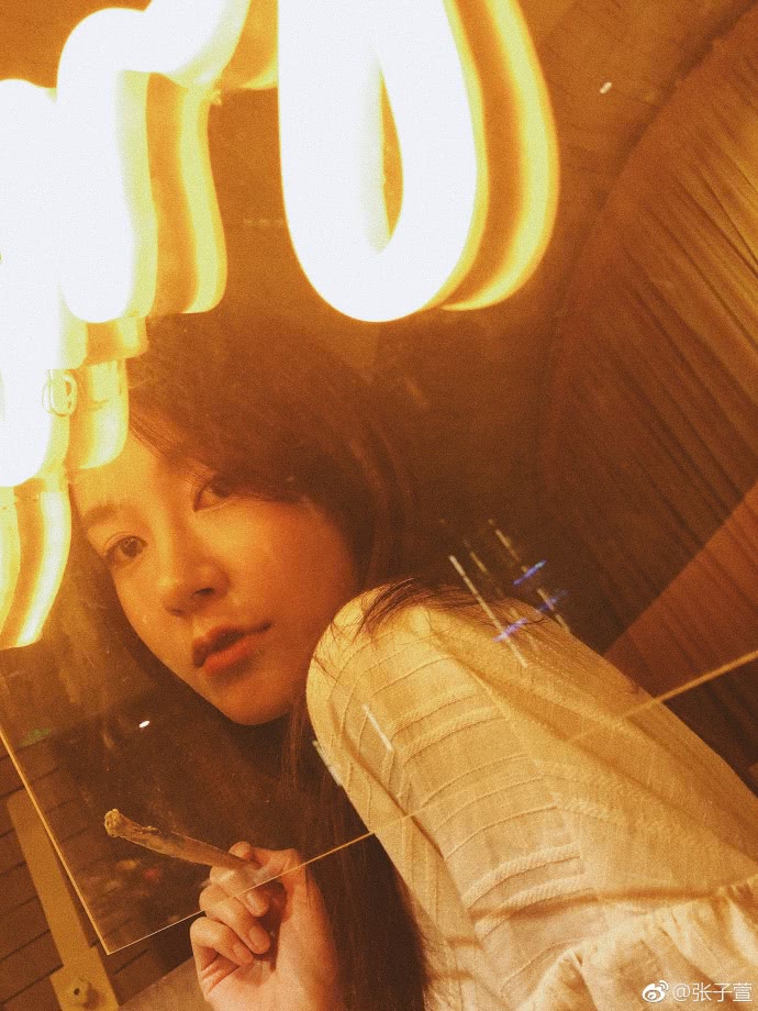 哪些明星把微博评论关了呢 (哪些明星关微博评论了)