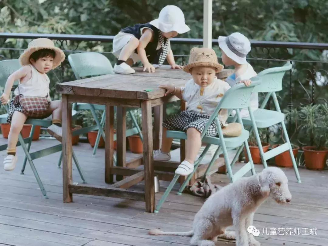 宝宝不爱吃饭体重减轻怎么回事,不爱吃饭宝宝做什么运动