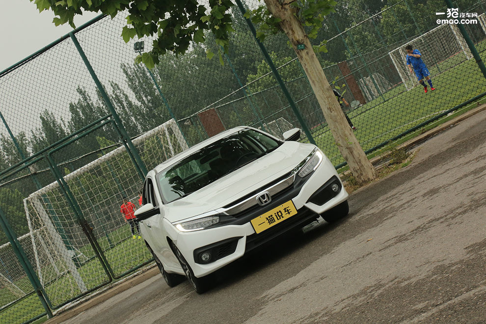 男人一生绕不过的两个点：思域和足球=激情和生活