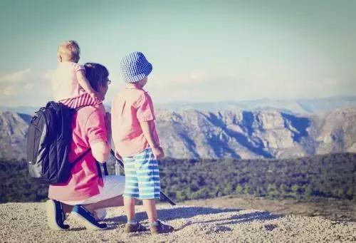 买得起名牌却舍不得买,买得起奢侈品却用不起