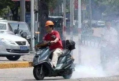 弯梁摩托车排气管冒黑烟,摩托车排气管冒浓烟是什么情况