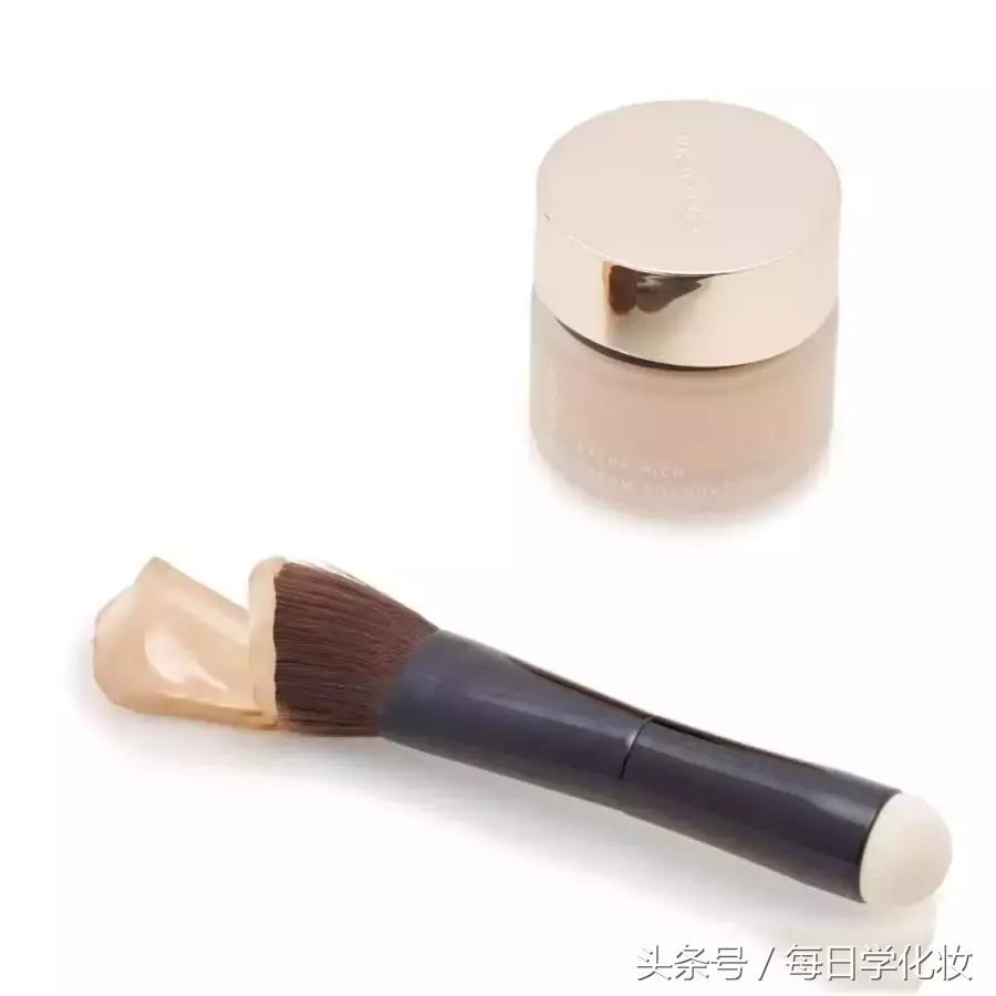 哑光底妆轻薄雾面妆感教程,底妆是哑光的好看还是奶油肌好看