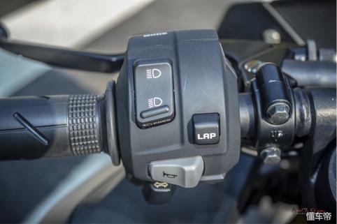 本田cbr250rr四缸水冷跑车,本田cbr250rr是街跑吗