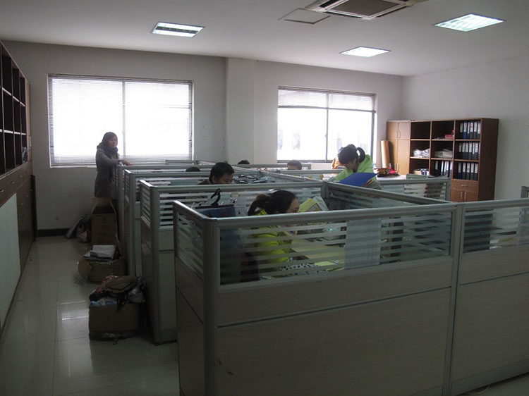 亚德工厂的秘密：签收迪士尼的二次元“魔法梦工厂”