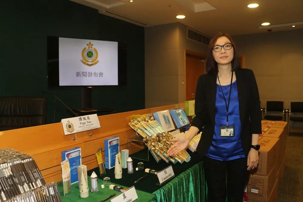 央视曝光！15万件假化妆品被查！终于曝光店铺名字了！造假者竟花110万搞高仿包装，月入20万！称以前做代购太辛苦，赚的很少……