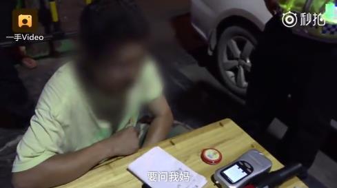 男子科二考试打电话给教练,男子学车碰到教练