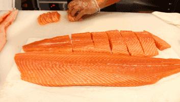 真假三文鱼颜色,真假三文鱼肉质口感有什么区别