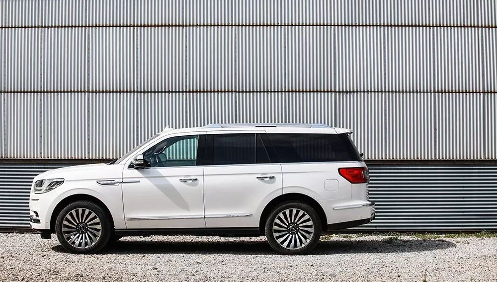 全新林肯领航员试驾视频,全尺寸suv课代表试驾林肯领航员