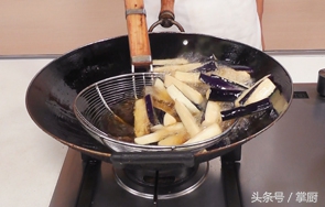 茄子吃多了怎么缓解,茄子不油腻的家常做法简单好吃