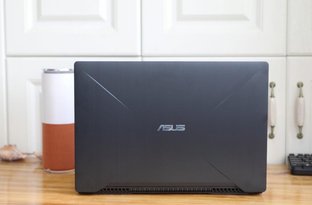 华硕飞行堡垒fx63v装nvme固态,飞行堡垒fx63vm1050ti