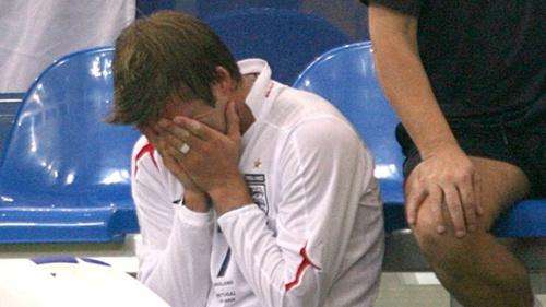 齐达内生涯告别战全场致敬,齐达内生涯最后一战