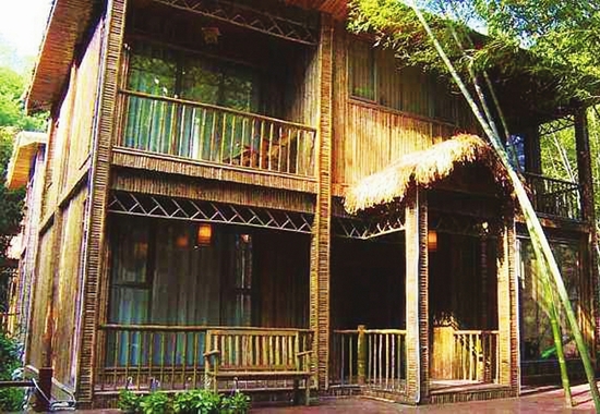 四川木制长廊栈道,四川栈道在现在哪个地方