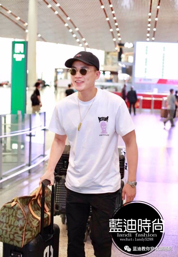 丁海寅橙色长袖机场,王俊凯丁海寅私服