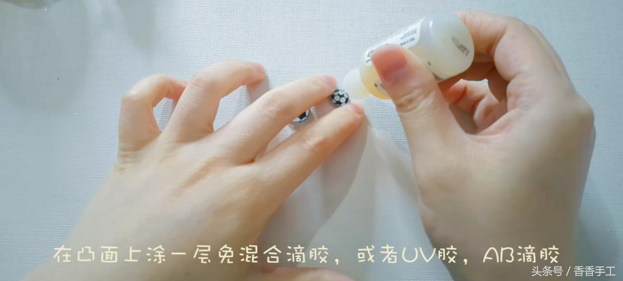 热缩片自制小耳钉,热缩片做耳钉教程手绘