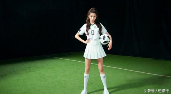 关晓彤足球宝贝跳舞,关晓彤少儿照片