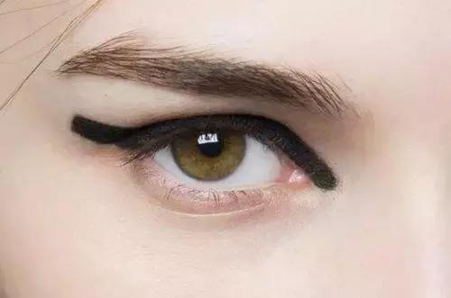 周冬雨最新眼妆教程,周冬雨同款单眼皮眼妆教程